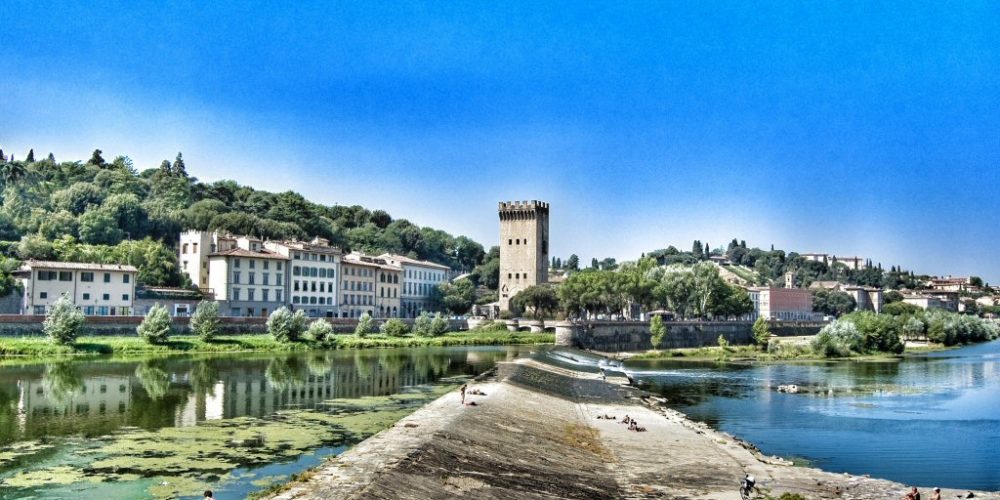 Un assaggio di “mare” nel centro di Firenze: la Spiaggetta sull’Arno